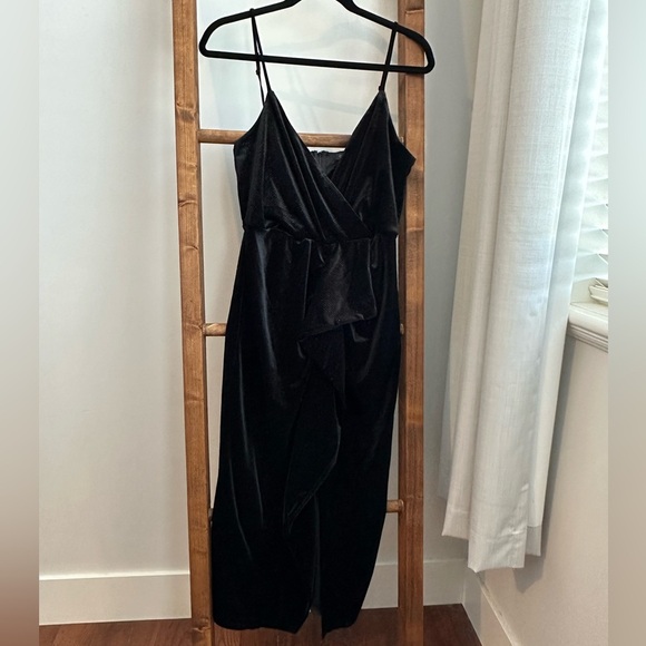 Dynamite Midi Black Velvet Dress with Sparkle Detail - Picture 1 of 9